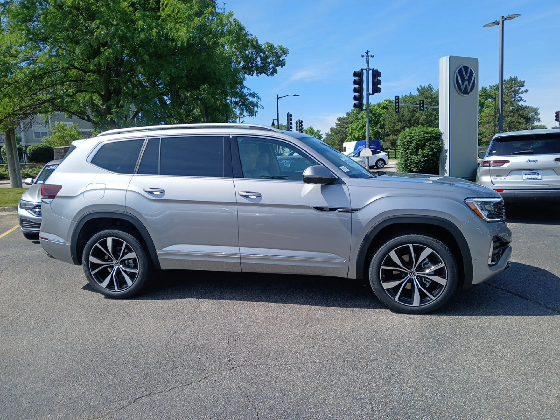 New 2026 Silver Mist Metallic Volkswagen 2.0T SEL Premium R-Line image 3