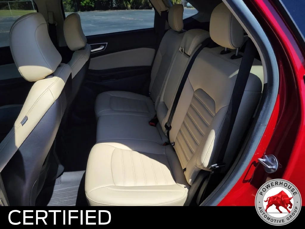 Used 2022 Red Ford SEL image 17