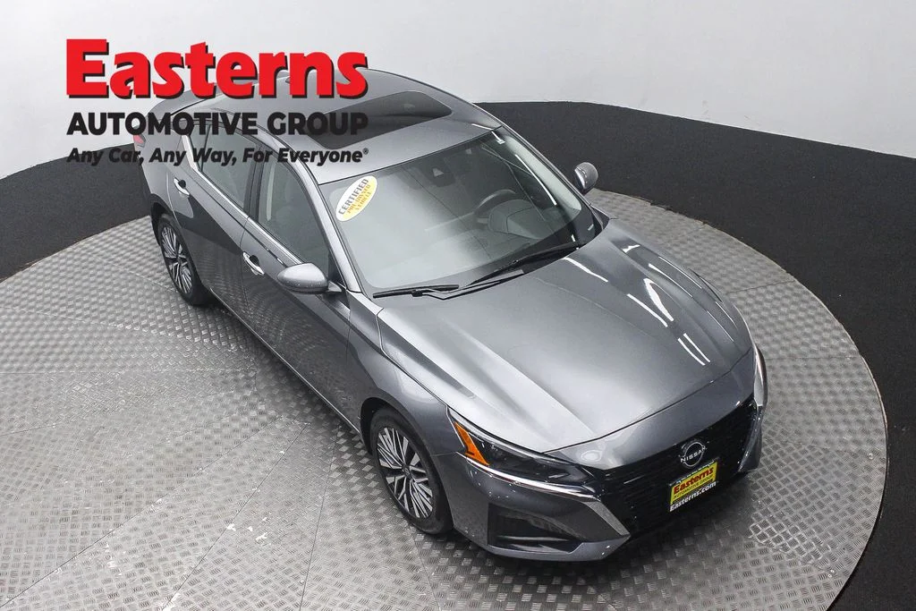 Used 2024 Gray Nissan 2.5 SV image 3