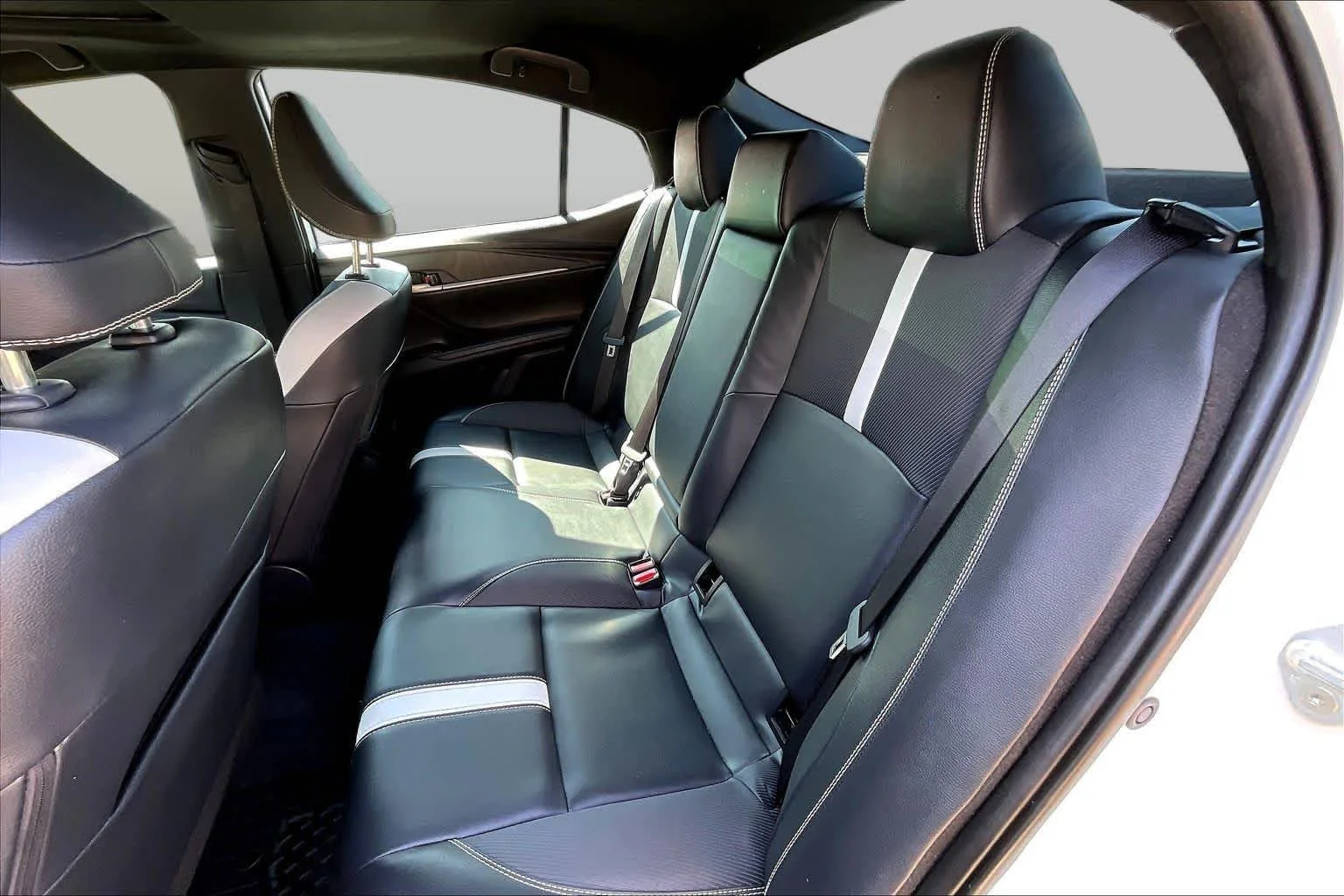Used 2025 Ice Cap Toyota SE image 20