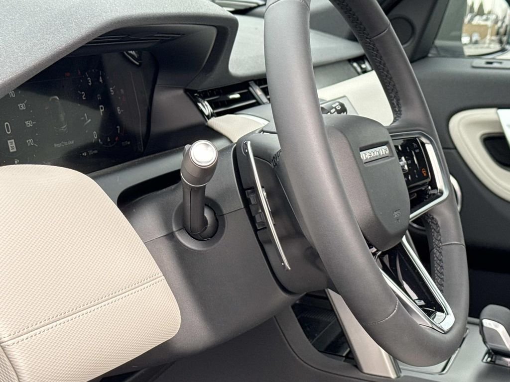 New 2026 Fuji White Land Rover Landmark Edition image 12