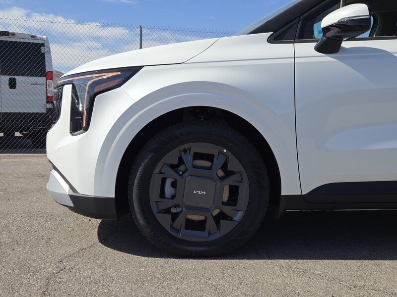 New 2026 Snow White Pearl Kia EX image 5