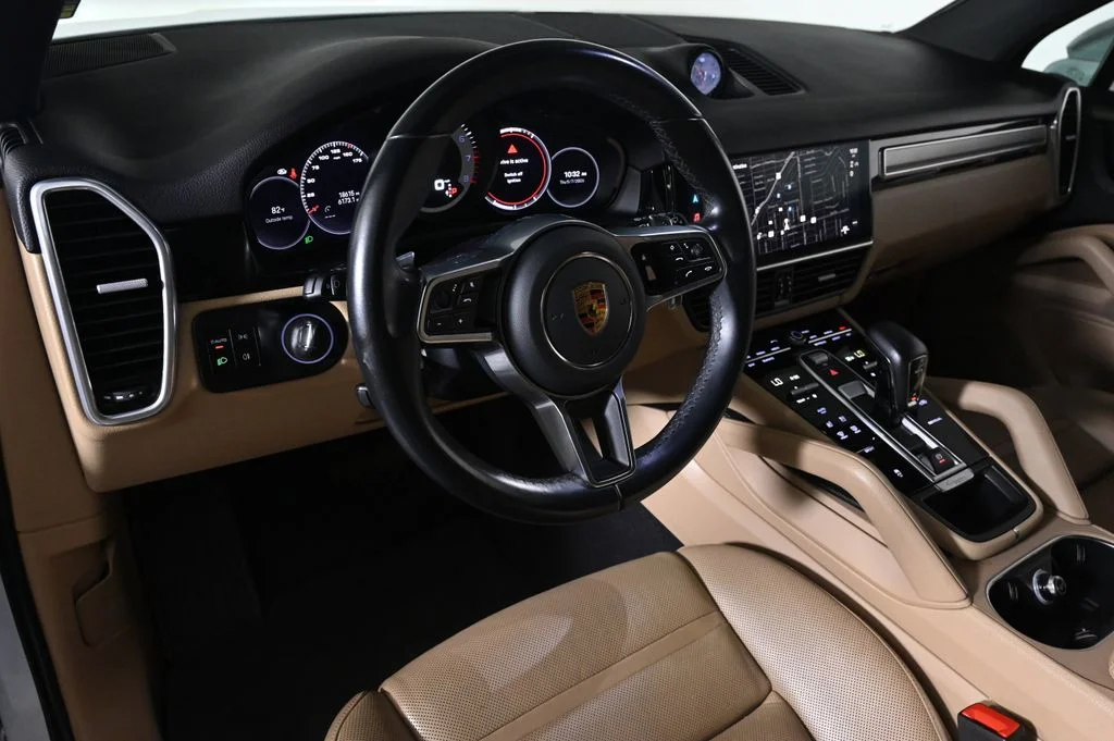 Used 2023 Carrara White Metallic Porsche Platinum Edition image 4