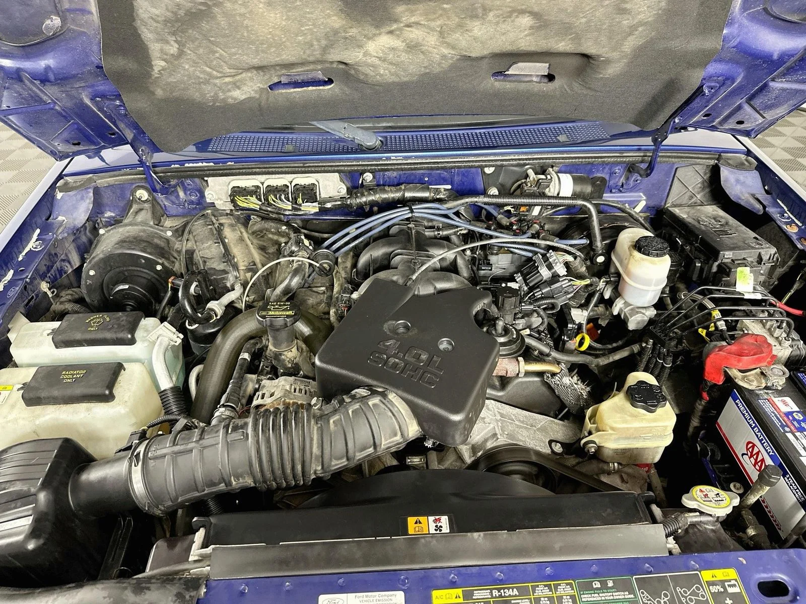 Used 2011 Vista Blue Metallic Ford XLT image 27