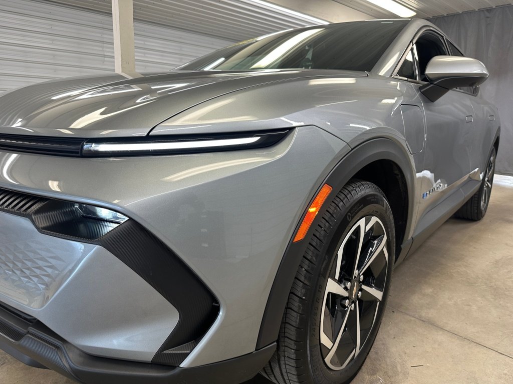 Used 2025 Sterling Gray Metallic Chevrolet LT image 33