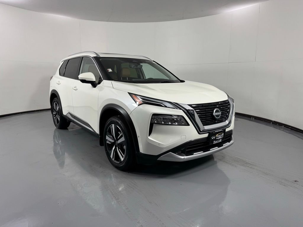 Used 2023 Pearl White Tricoat Nissan Platinum image 2