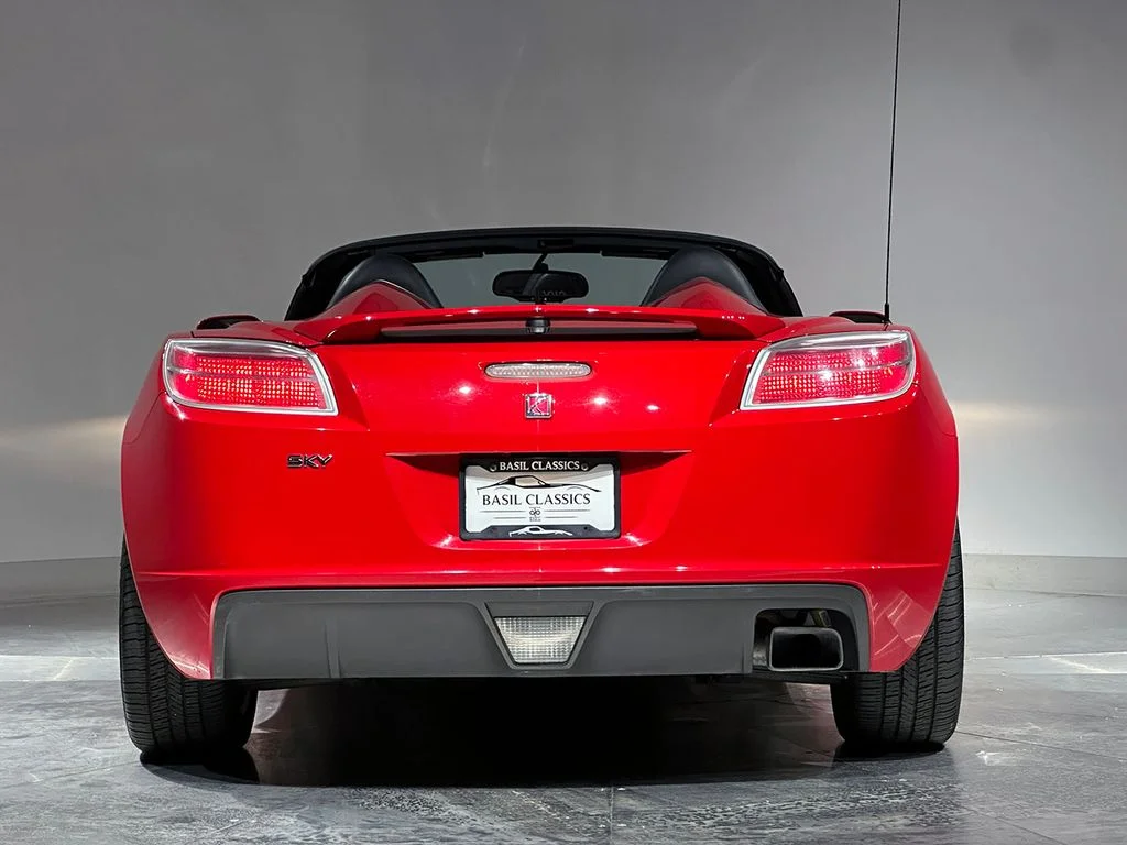 Used 2007 Red Saturn Base image 29