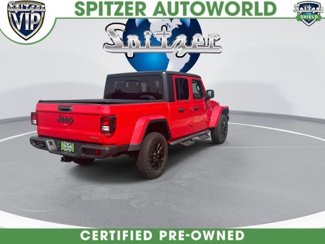 Used 2022 Red Jeep Sport image 9