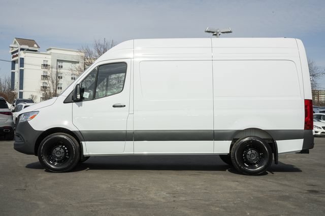 New 2026 Arctic White Mercedes-Benz Cargo 144 WB image 46