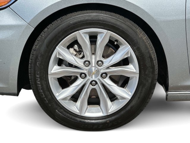 Used 2024 Gray Chevrolet LT image 8
