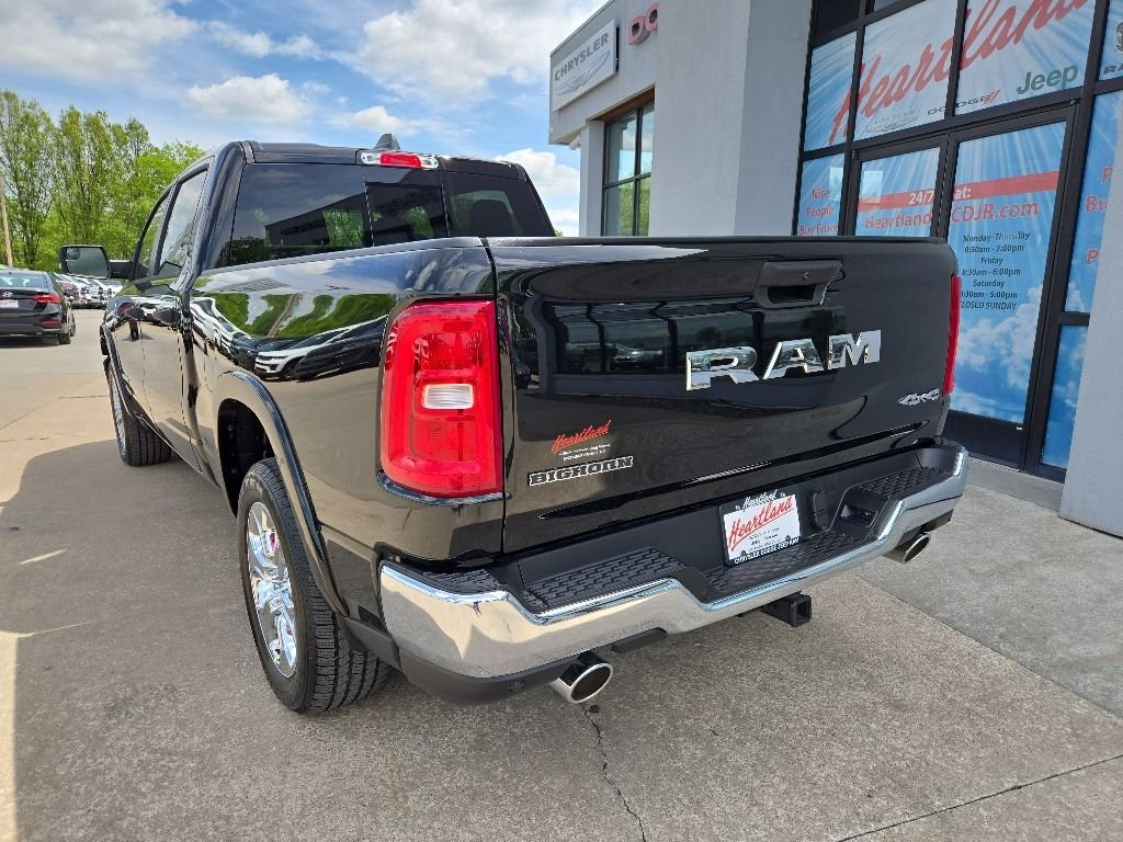 New 2026 Diamond Black Crystal Pearl-Coat Exterior Paint RAM Big Horn/Lone Star image 8