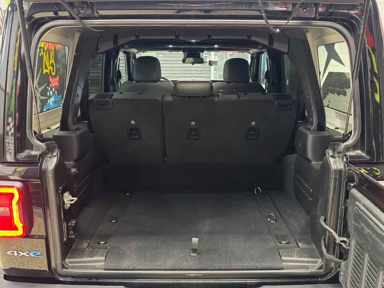 Used 2024 Black Clear Coat (px8) Jeep Sahara 4xe image 31