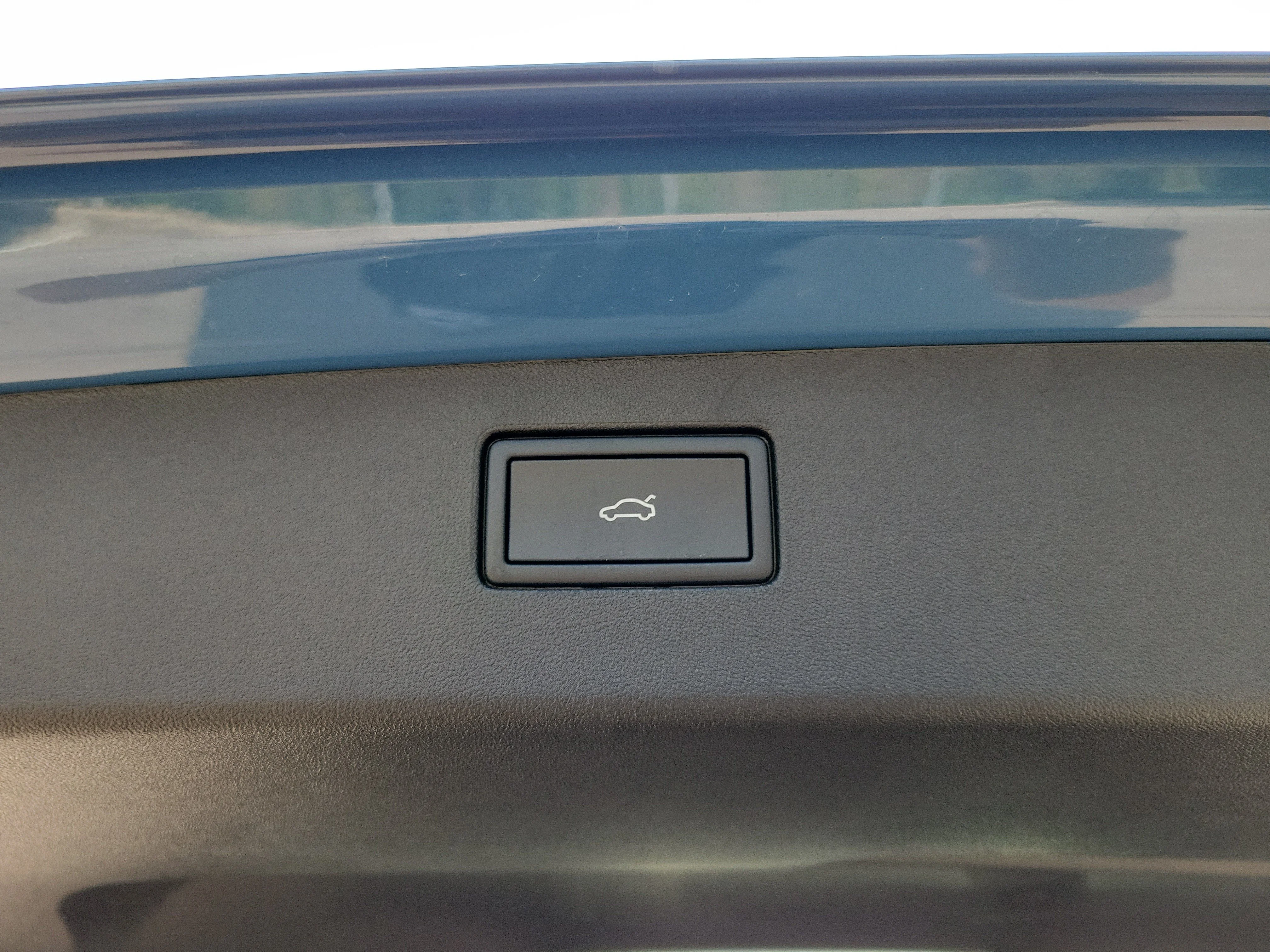 New 2026 Blue Volkswagen SE image 7