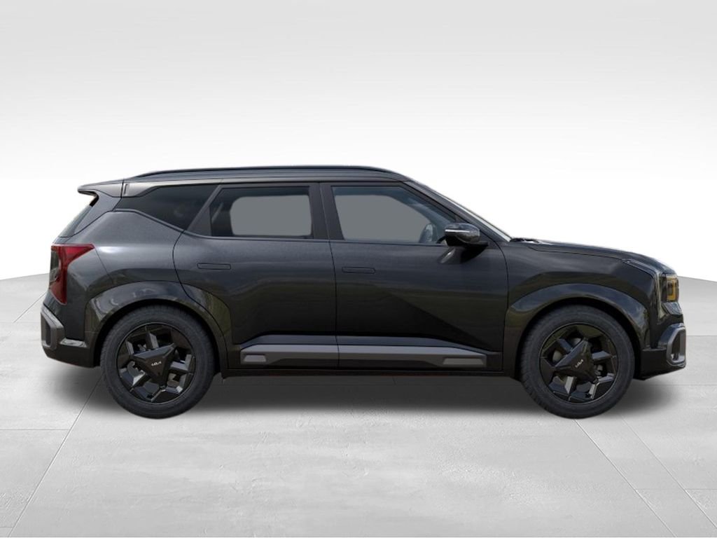 New 2027 Gray Kia X-Line S image 7