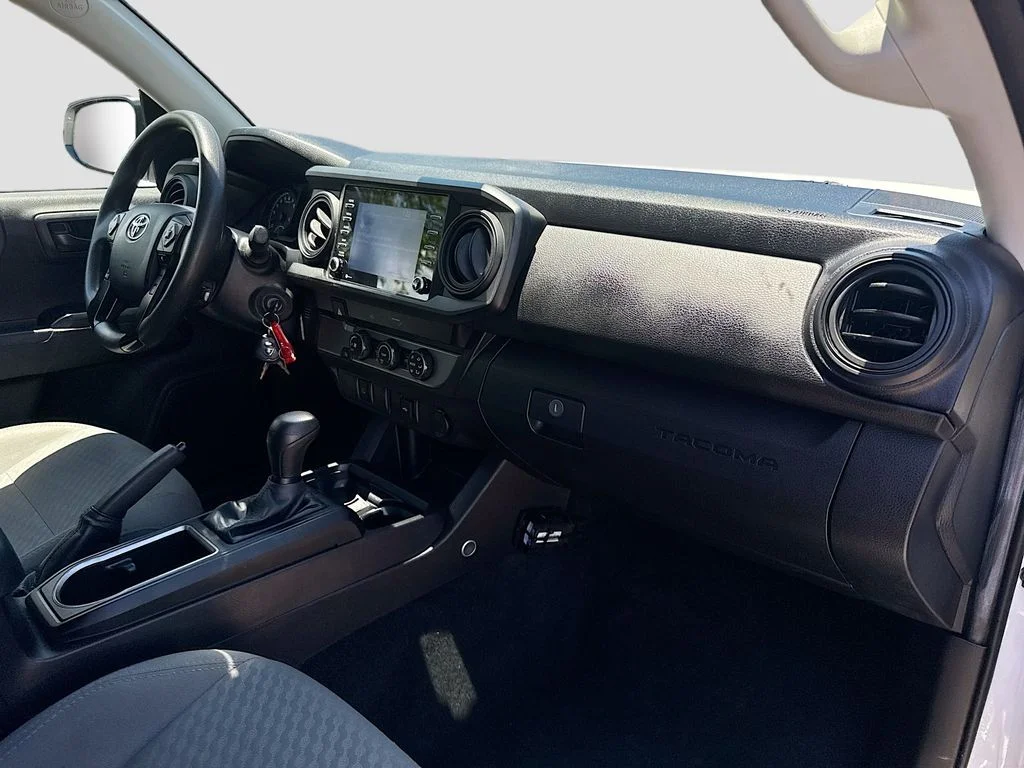 Used 2022 White Toyota SR image 26