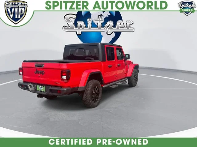 Used 2022 Red Jeep Sport image 9