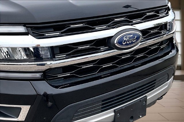 Used 2023 Black Ford Limited image 29