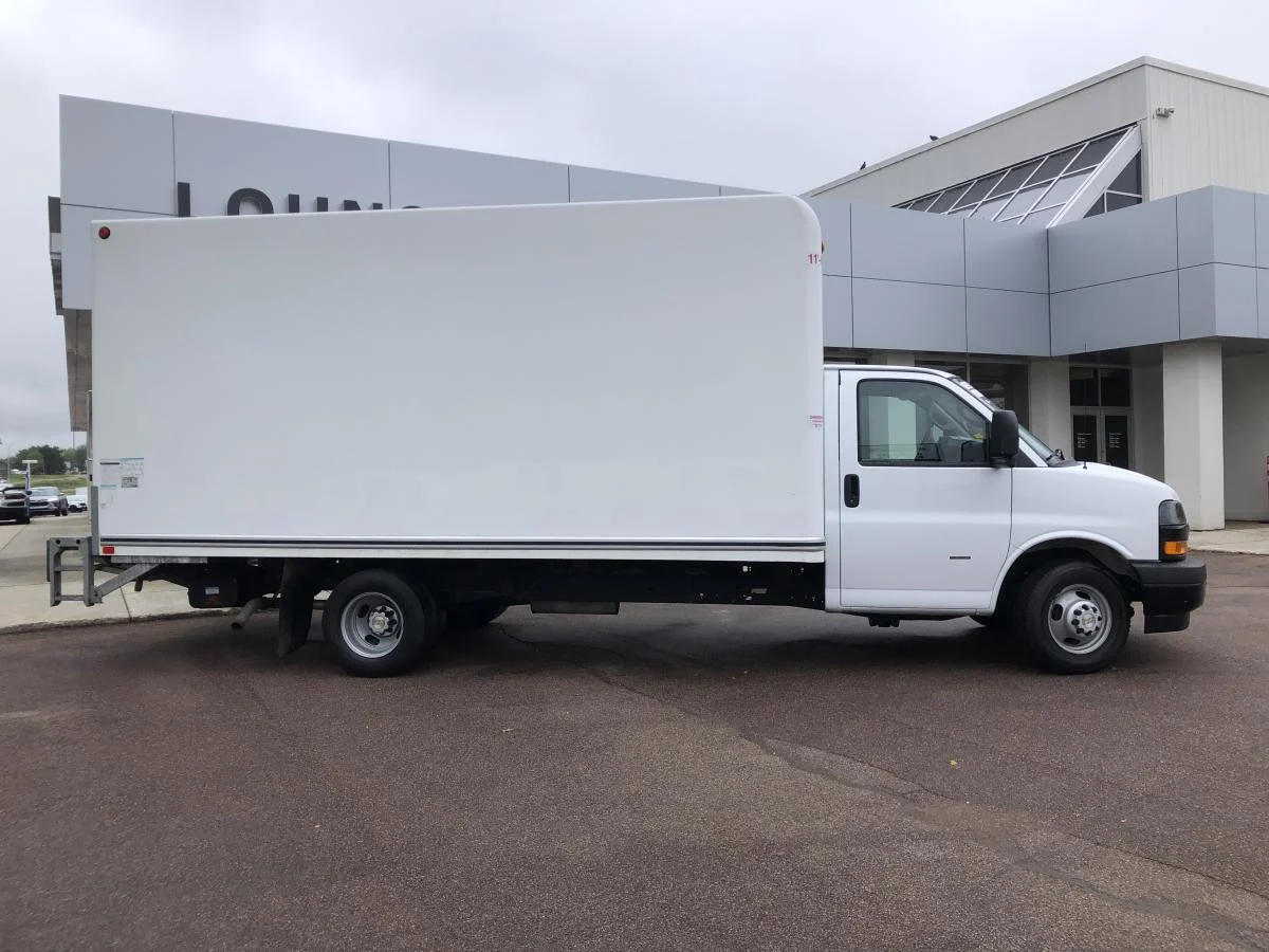 Used 2023 White Chevrolet 3500 Van 177 image 2