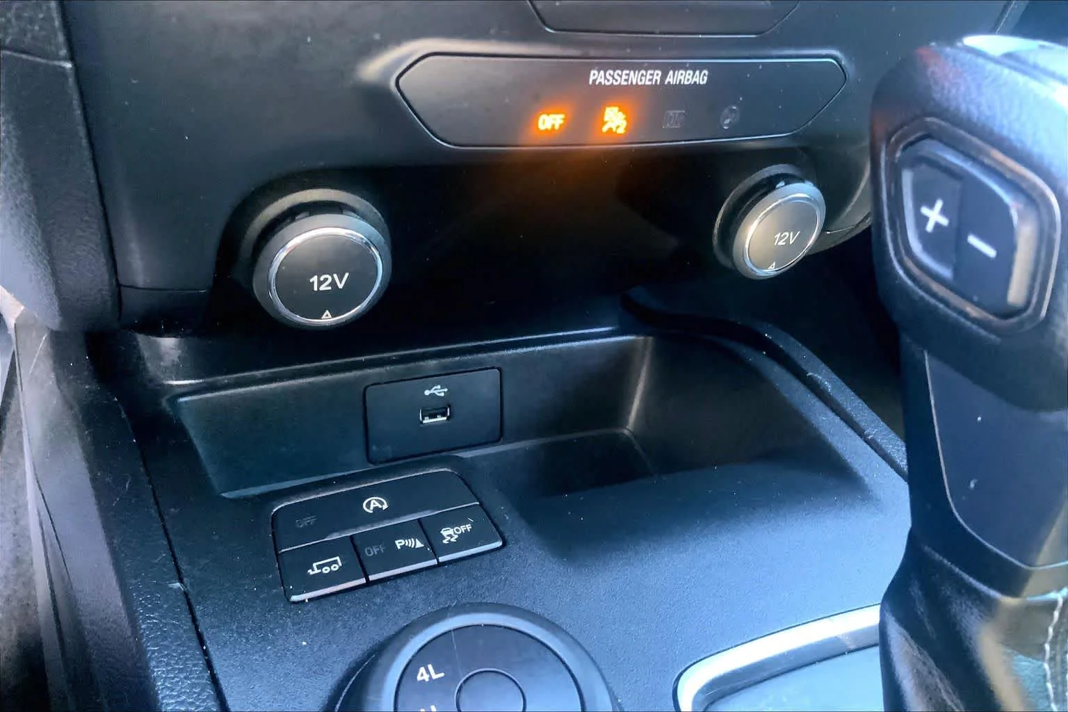 Certified Used 2019 Blue Ford XLT image 35