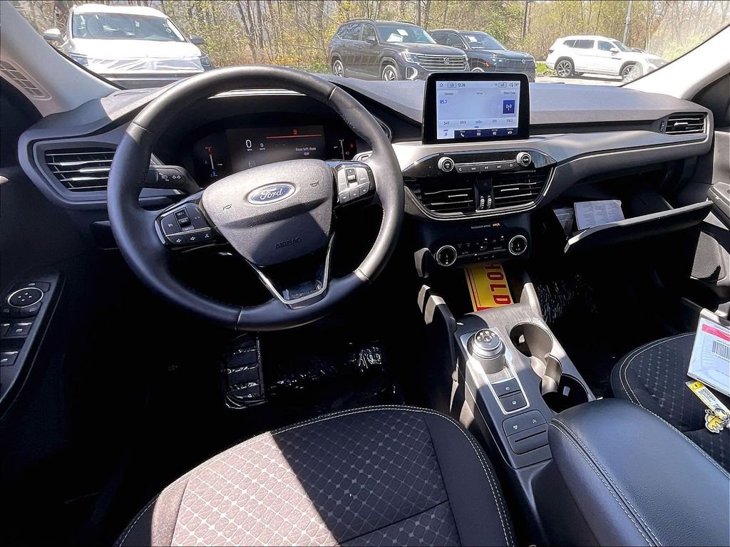 Used 2025 White Ford Active image 22
