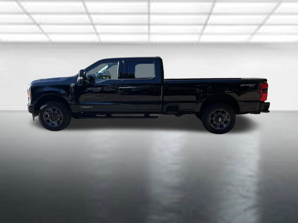 Used 2023 Agate Black Metallic Ford Lariat image 2