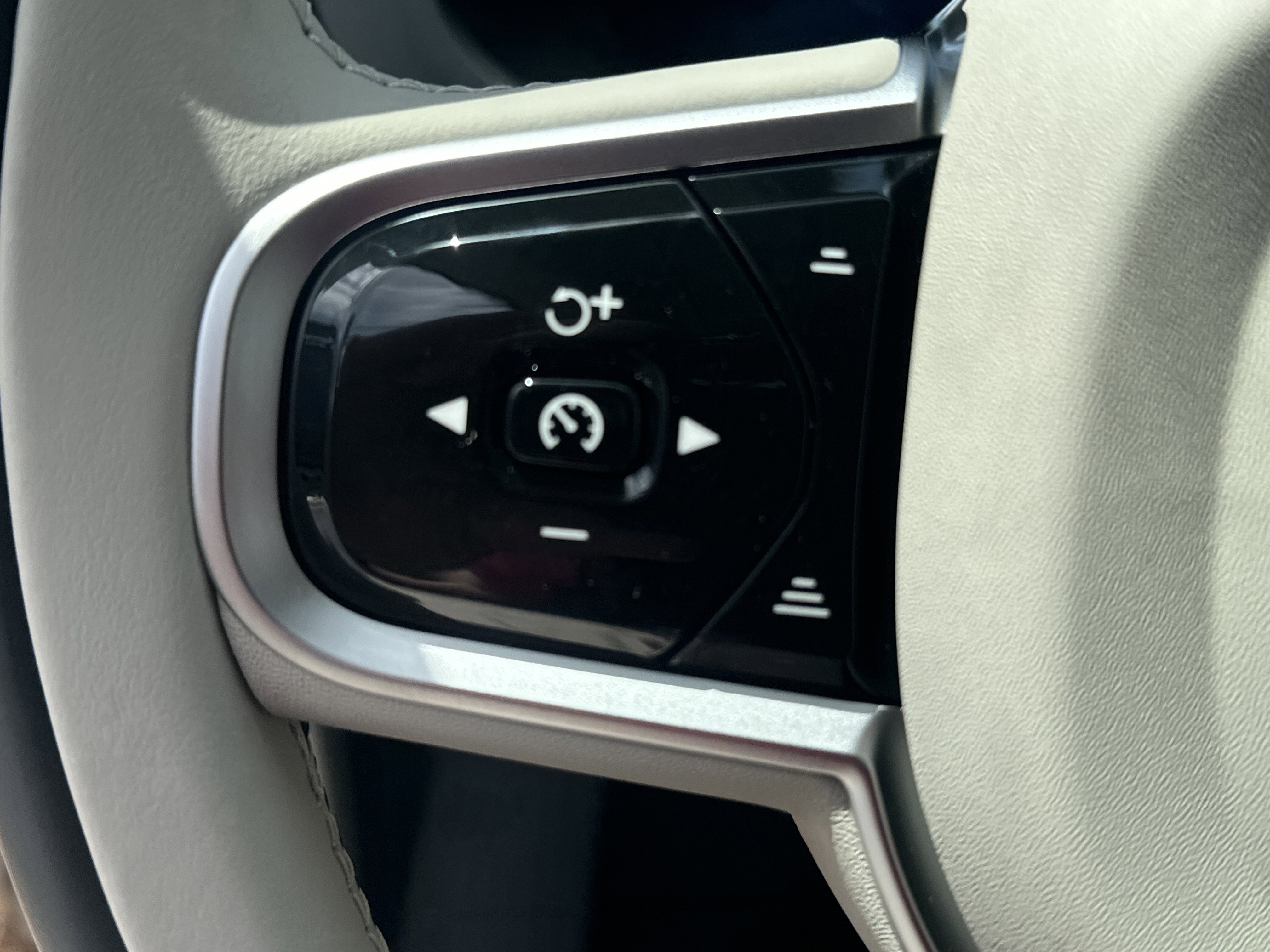 New 2026  Volvo Ultra image 23