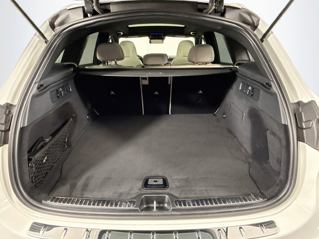 Used 2026  Mercedes-Benz GLC 300 image 28