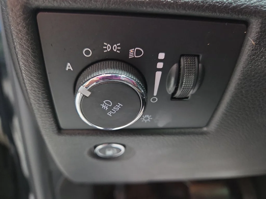 Used 2018 Black Jeep Limited image 34