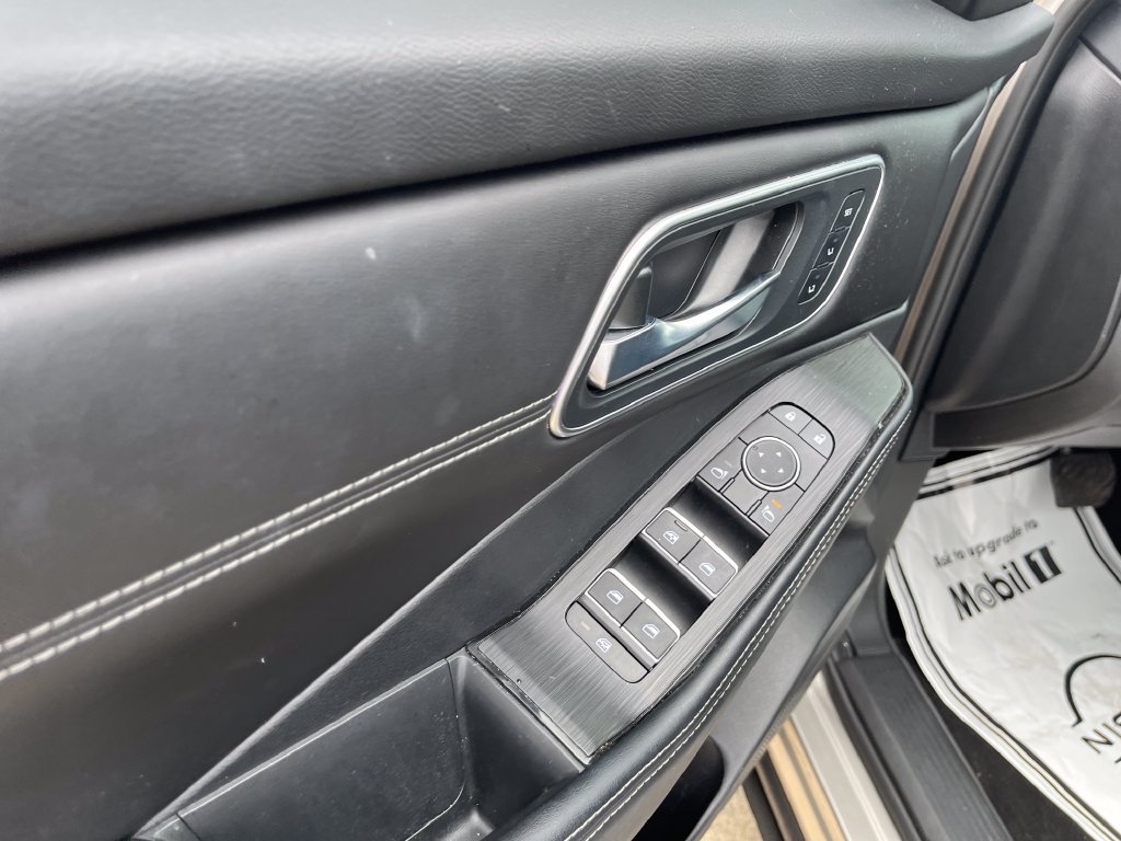 Used 2024 Gold Nissan Platinum image 10