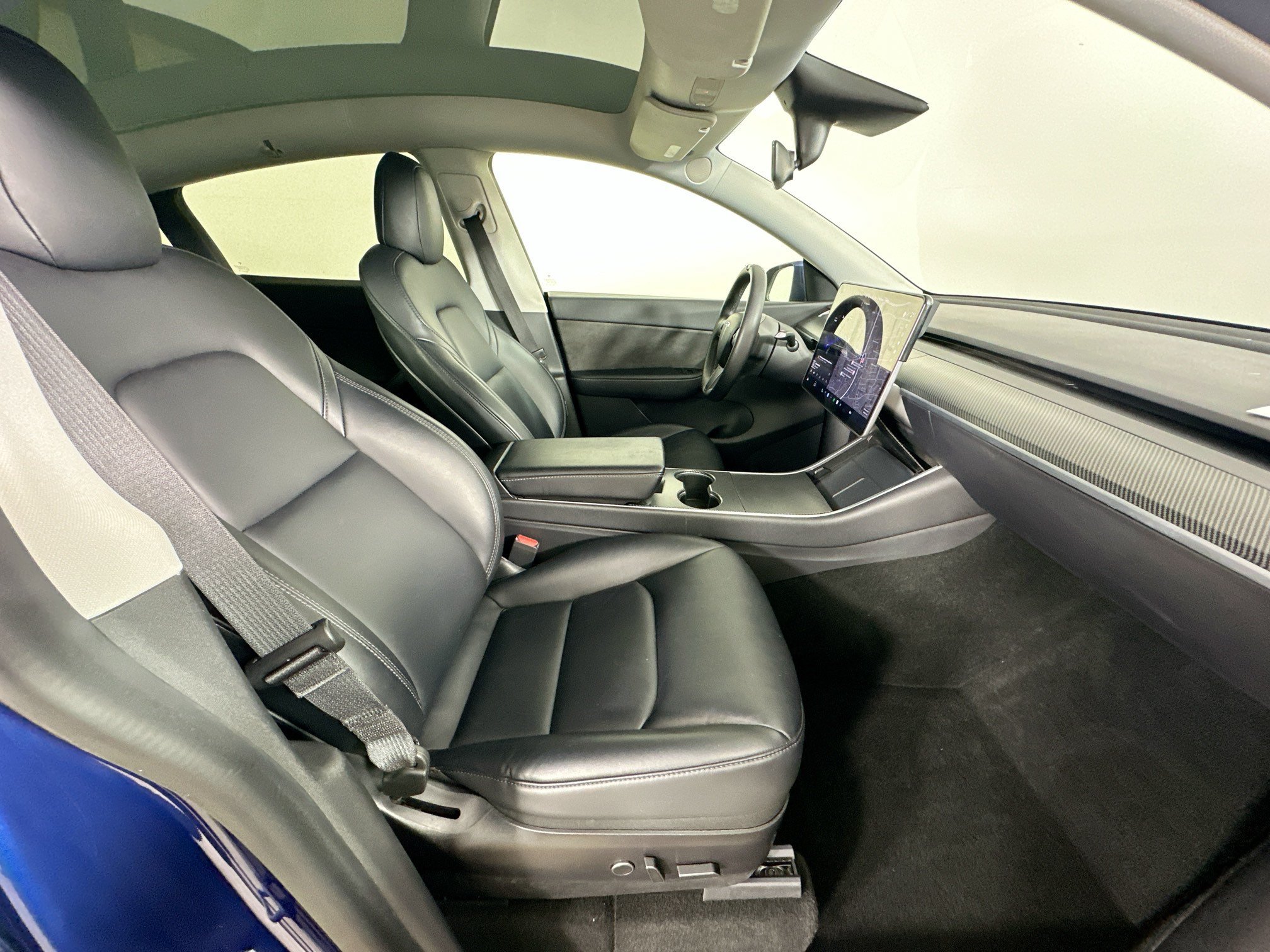 Used 2021  Tesla Performance image 39