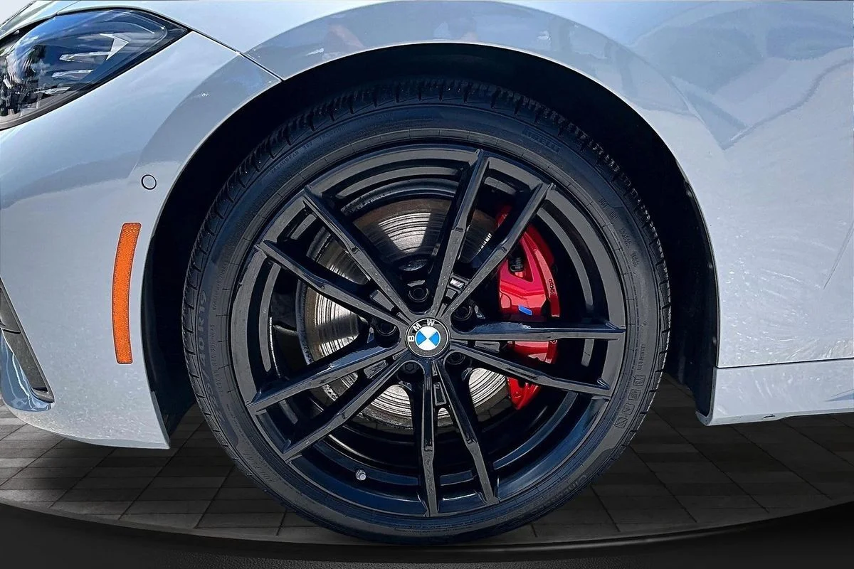 Used 2022  BMW xDrive image 35