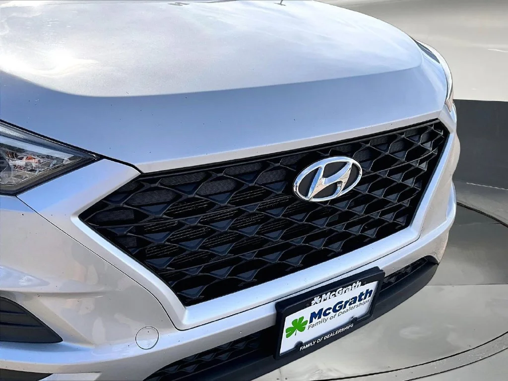 Used 2020 Silver Hyundai SE image 34