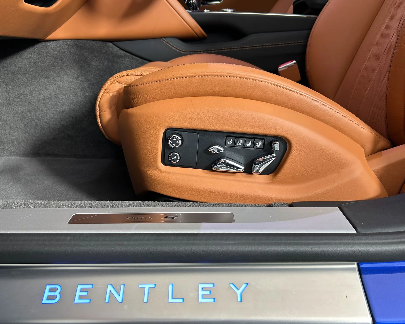 Certified Used 2024 Blue Bentley V8 image 16