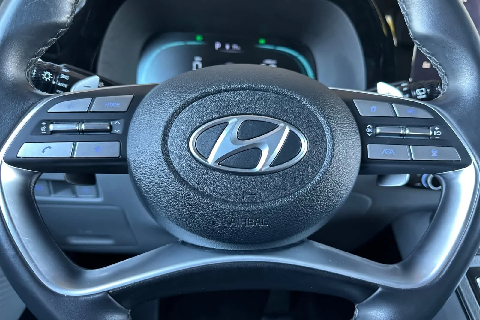 Certified Used 2025 Hyper White Hyundai SEL image 25