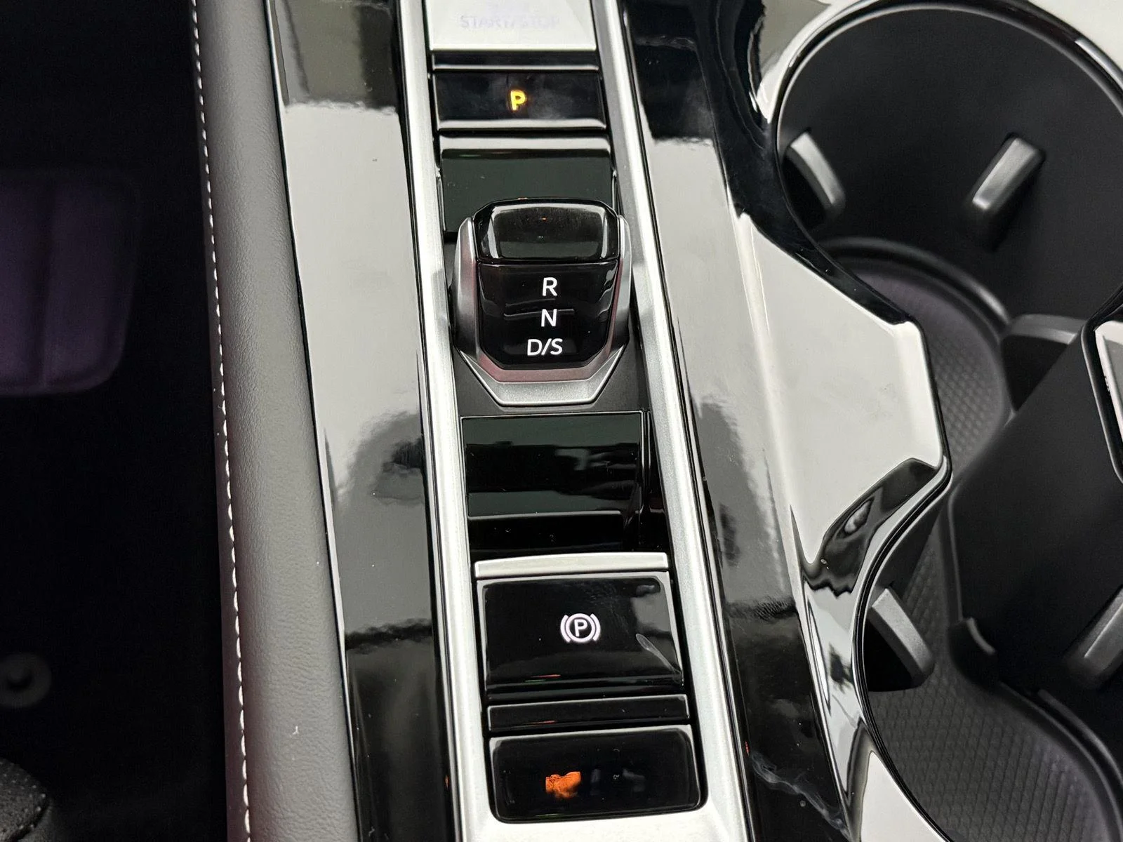 New 2026 Pure Gray Volkswagen 2.0T SE w/Technology image 32