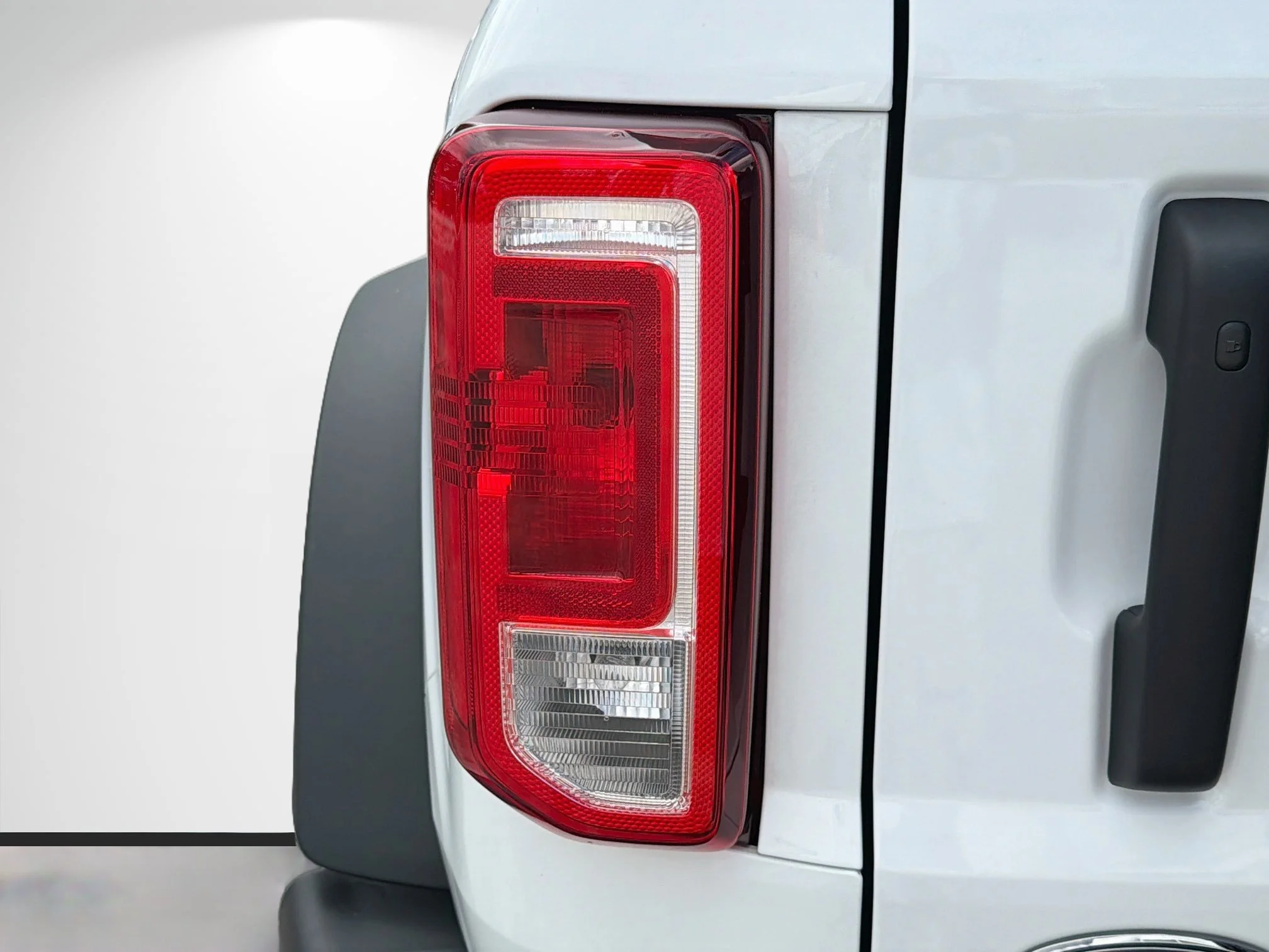 Used 2024 Oxford White Ford Black Diamond image 10