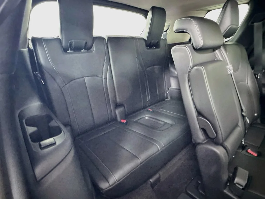 Certified Used 2027 White INFINITI PURE image 38