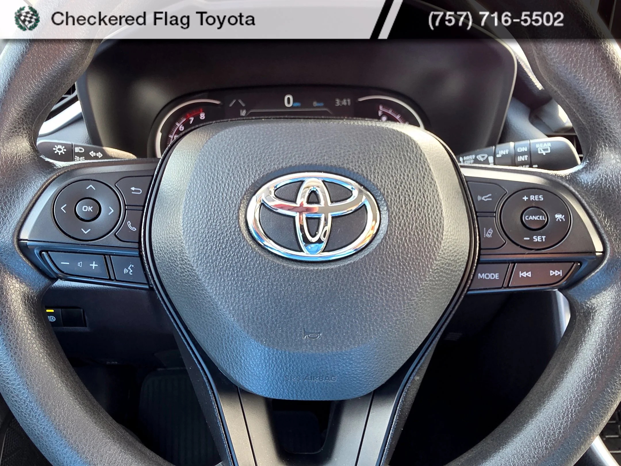 Used 2025 Silver Sky Metallic Toyota XLE image 20