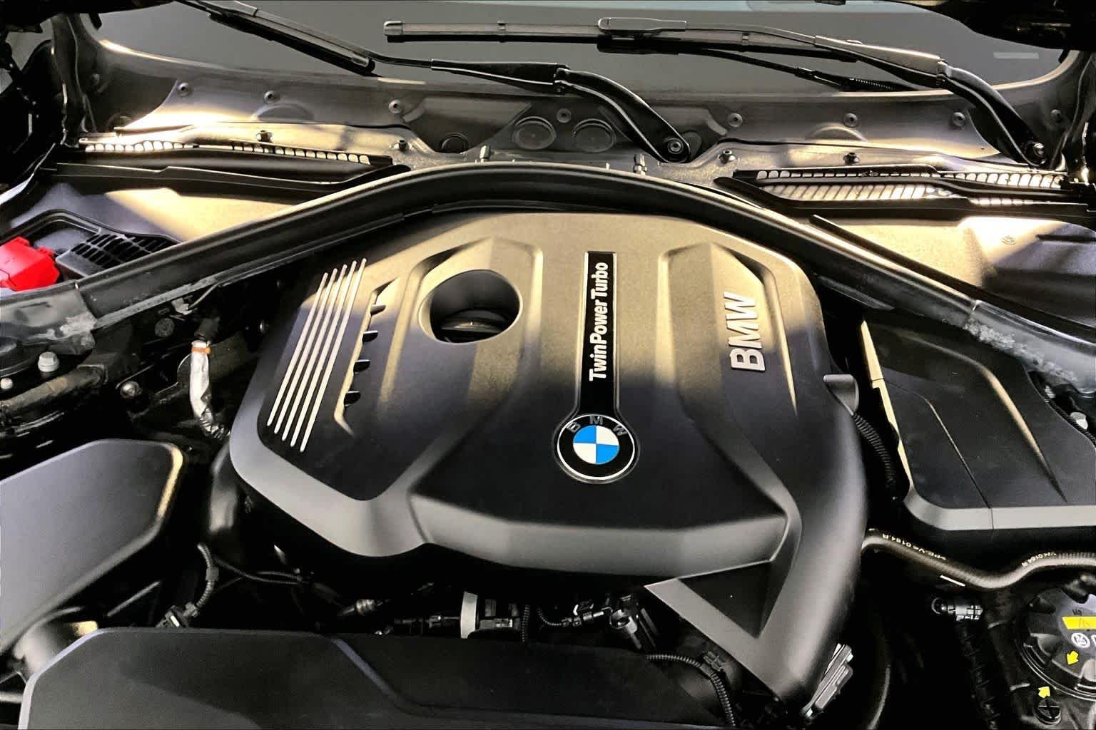 Used 2018 Black Sapphire Metallic BMW 330i xDrive image 31