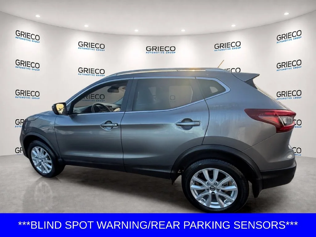 Used 2020 Gray Nissan SV image 5