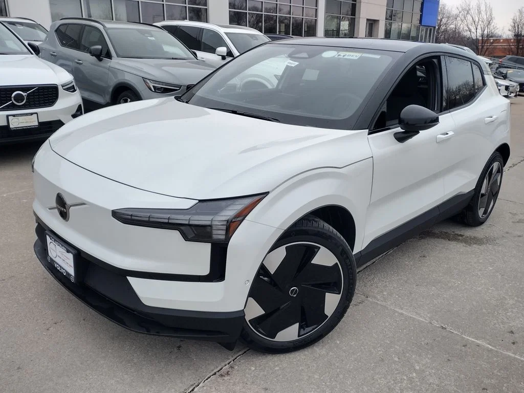 New 2025 White Volvo Twin Motor Performance Ultra image 2