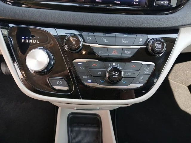 Used 2024 White Chrysler Touring L image 34