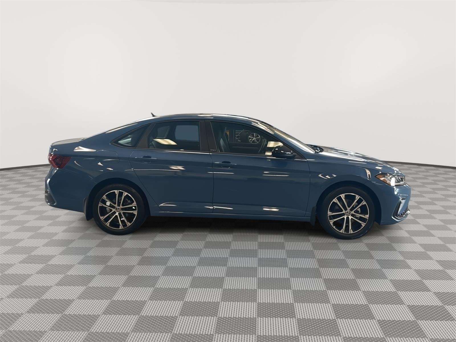 Used 2025 Monterey Blue Volkswagen Sport image 4