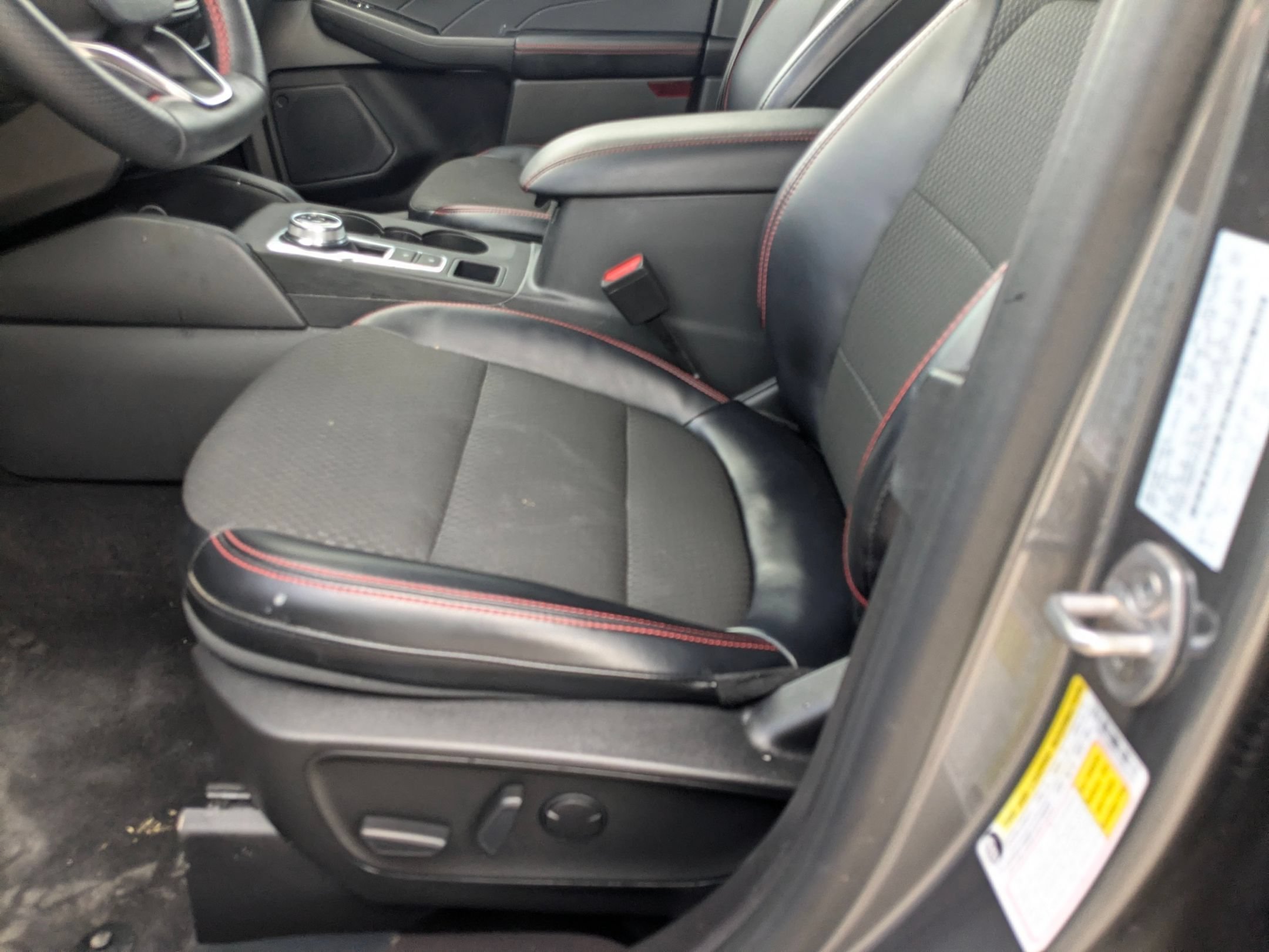 Used 2023 Gray Metallic Ford ST-Line image 9