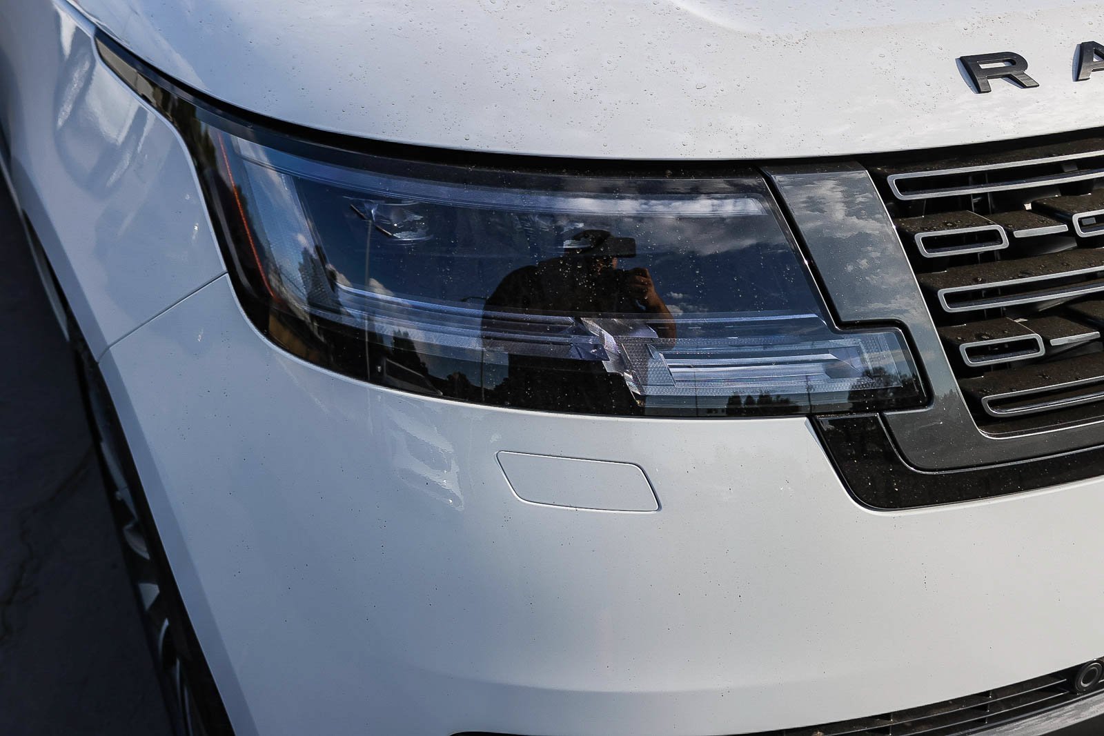 New 2026 Fuji White Land Rover SE image 15