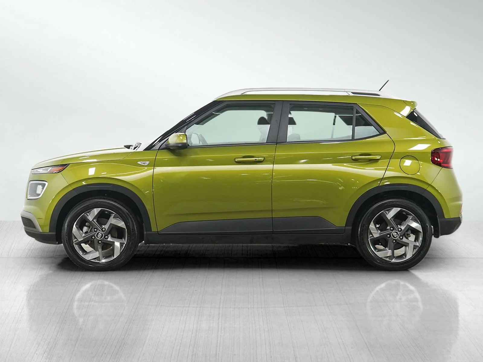 Used 2024 Hyundai Venue SEL with VIN KMHRC8A39RU328718 for sale in Wayzata, Minnesota