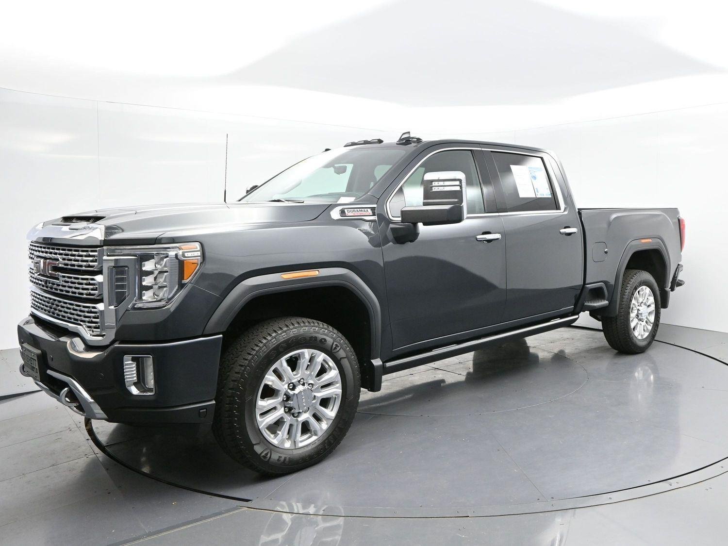 Used 2022 Hunter Metallic GMC Denali image 3