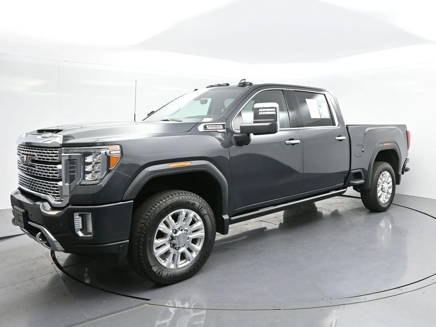Used 2022 Hunter Metallic GMC Denali image 3