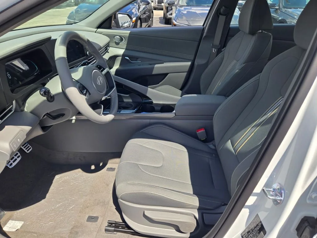 New 2026 White Hyundai SEL Sport image 19