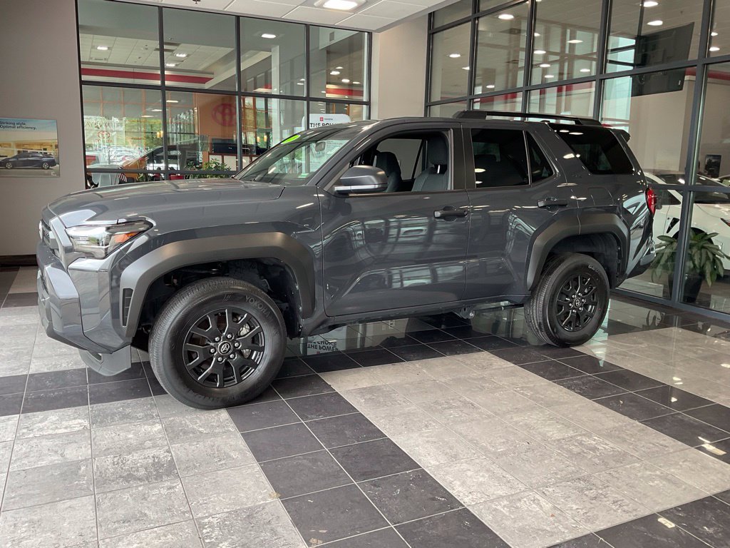 Certified Used 2025  Toyota SR5 image 3